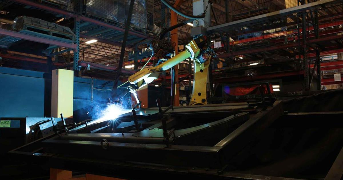 Manufacturing with robots - image